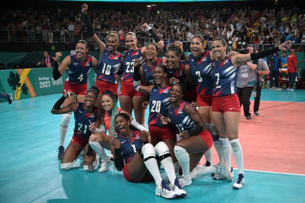 排球场地中网的位置与高度标准