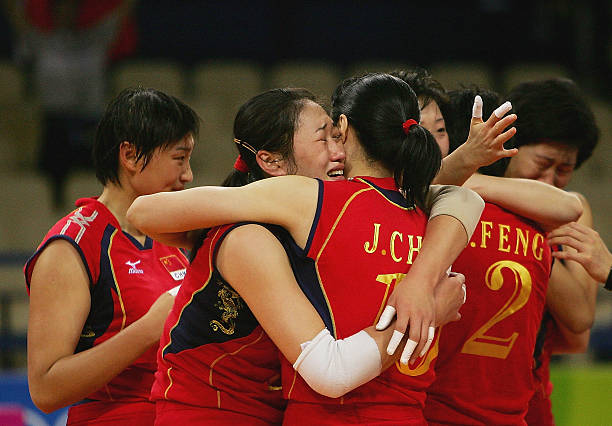 排球发球动作细节解析：专业教练视频指导大全