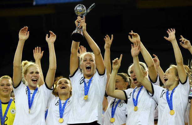 从乌拉圭到阿根廷:世界杯冠军国家的足球传统与荣耀